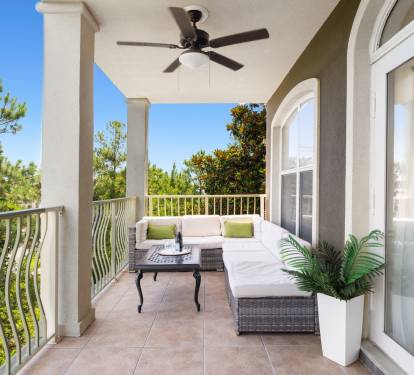 Cozy, Private Balcony - Perfect for Morning Coffee!