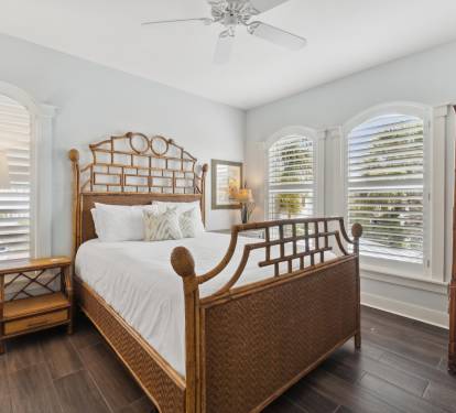 Queen Guest Room