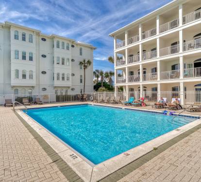 Centrally Located Communty Pool