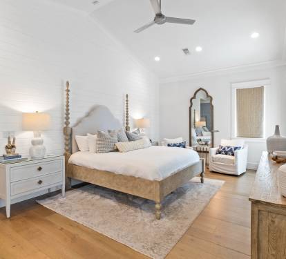 2nd Floor - Primary Suite - King Size Bed