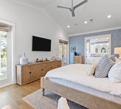 2nd Floor - Primary Suite - King Size Bed