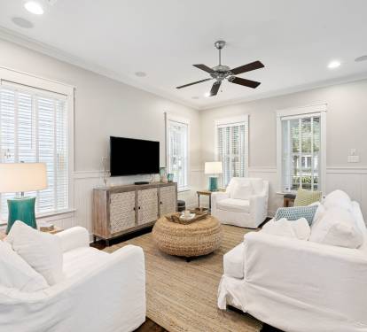 Cozy & Inviting Living Area