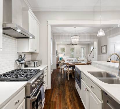 Fully Equipped with Stainless Steel Appliances