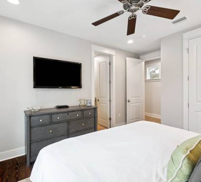King Guest Suite - Offering a Flat-Screen TV