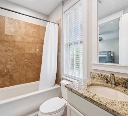 Shared Guest En-Suite - Single Vanity & Shower/Tub Combo