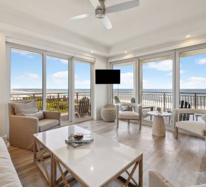 Cozy Living Area with Panoramic Gulf Views!