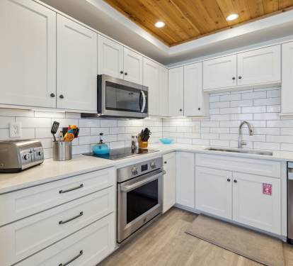 Stainless Steel Appliances Throughout!