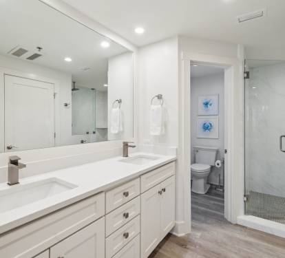 Primary King En-Suite - Dual Vanities & Walk-In Shower
