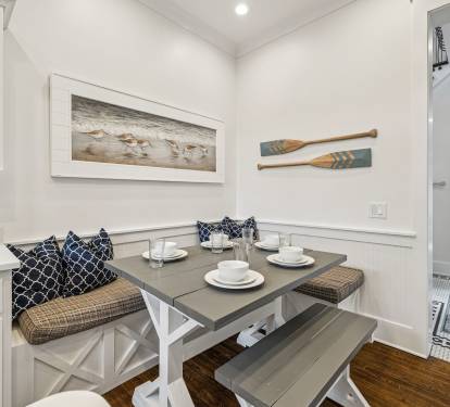 Cozy Dining Nook with Seating for 5