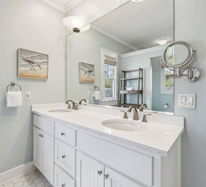 Primary King En-Suite - Dual Vanities