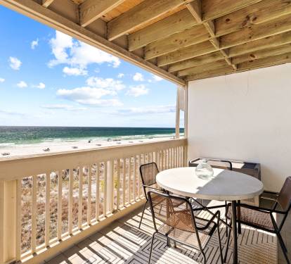 Enjoy Al Fresco Dining for 4 on the Balcony