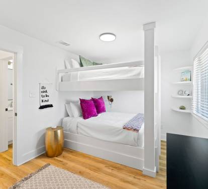 2nd Floor - Queen Bunk Room