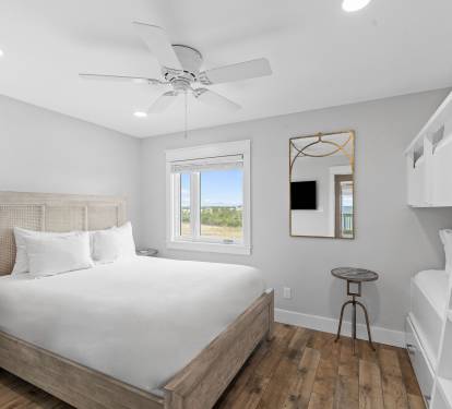 2nd Floor - Queen Guest Suite