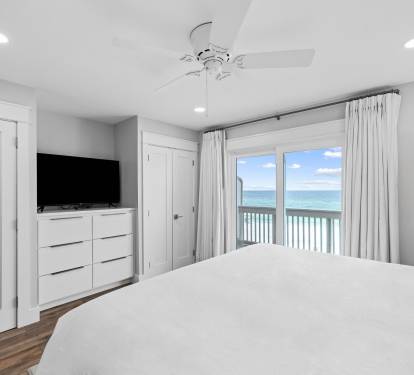 Primary King Suite - Gulf-Front Balcony + Flat-Screen TV