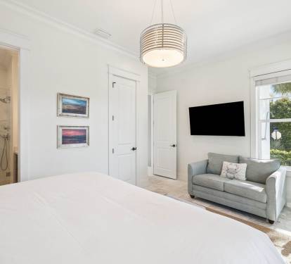 King Guest Suite - Patio Access & Flat-Screen TV