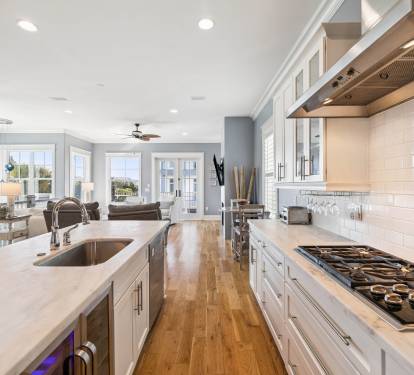 Fully Equipped with Stainless Steel Appliances