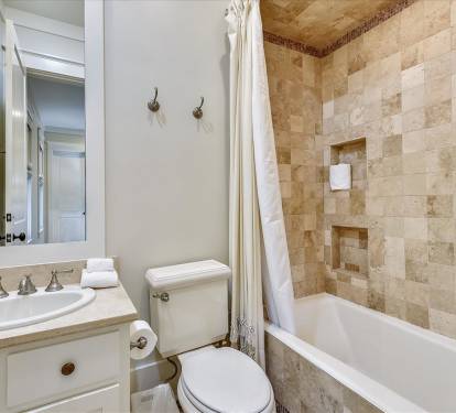 Primary King En-Suite - Single Vanity & Shower/Tub Combo
