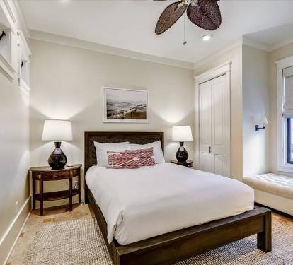 1st Floor - Queen Guest Suite