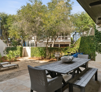 Dine Al Fresco in the Courtyard