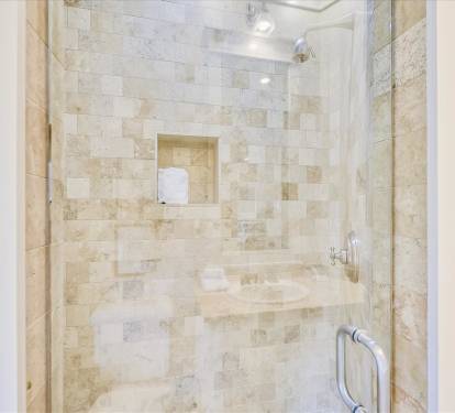 Twin En-Suite - Walk-In Shower
