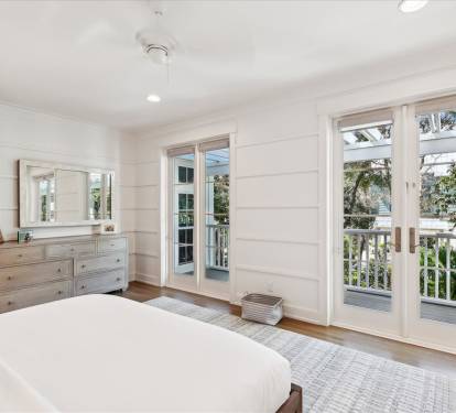 2nd Floor - Guest Suite - King Size Bed and Private Balcony