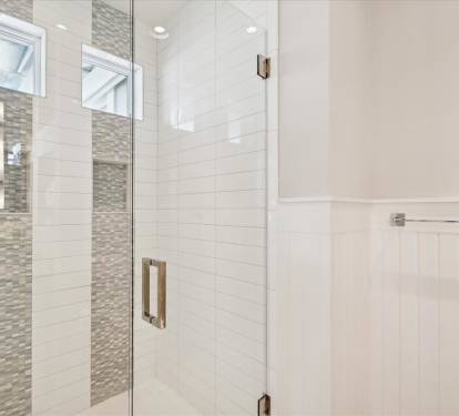 2nd Floor - Guest En Suite