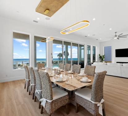 Dining Room Hosts 10 Guests