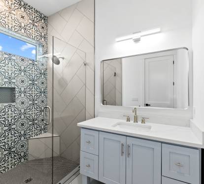 2nd Floor - Gulf Front Guest En Suite
