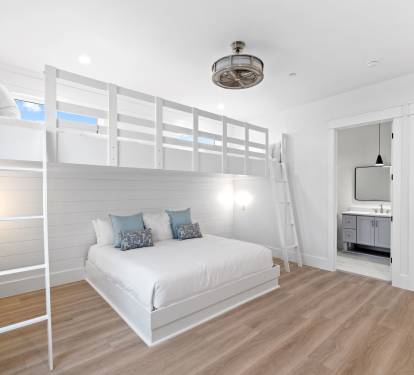 2nd Floor - 2 Queen Beds with a King Bed Underneath