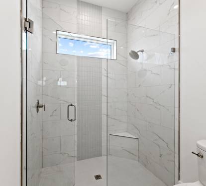 2nd Floor - Gulf Front Guest En Suite