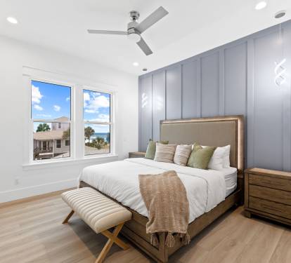 2nd Floor - Guest Suite - King Size Bed