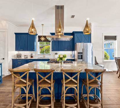 Bar Seating for Four in the Kitchen