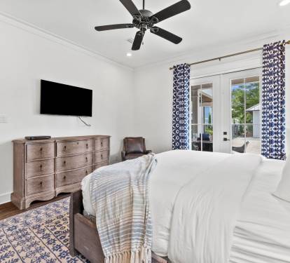 1st Floor - Primary Suite - King with Access to Pool