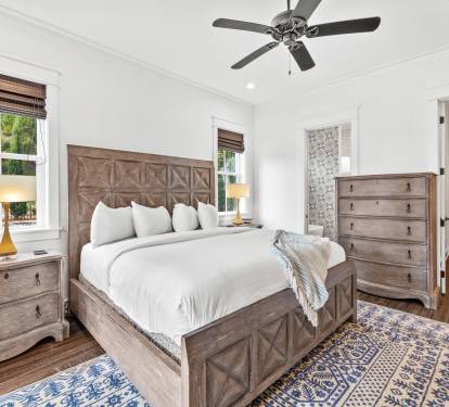 1st Floor - Primary Suite - King with Access to Pool