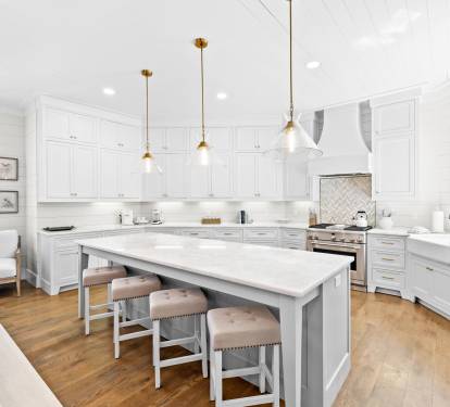 Spacious & Fully Equipped Chef's Kitchen
