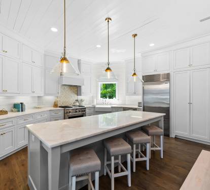 Bar Seating for 4 + Ample Storage Space