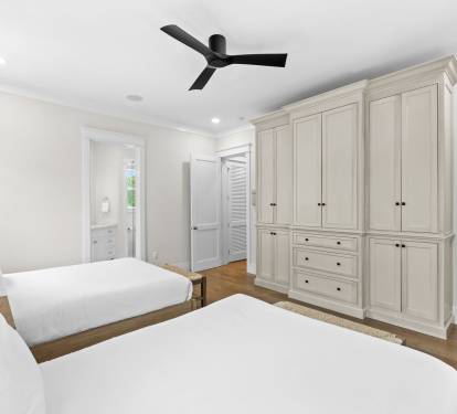 Queen Guest Suite - 2 Queen Beds + Ample Storage