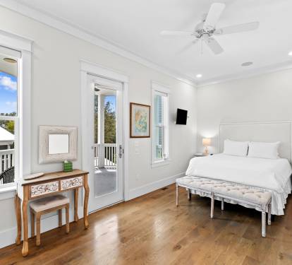 2nd Floor - Queen Guest Suite
