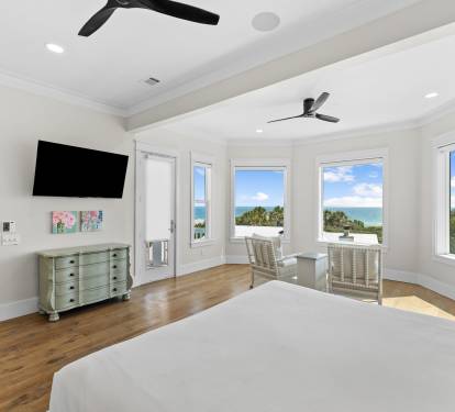 Primary King Suite - Private Balcony + Flat-Screen TV