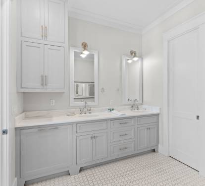 Primary King En-Suite - Dual Vanities