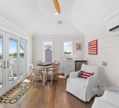 4th Floor Crows Nest with Game Table and Bar