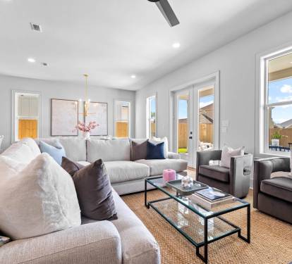 Cozy Living Area with Ample Space to Gather & Entertain