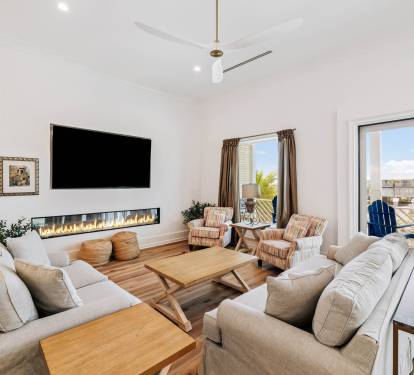Open & Airy Living Area with Gulf Views!