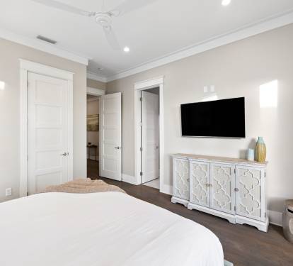 King Guest Suite - Balcony Access + Flat-Screen TV