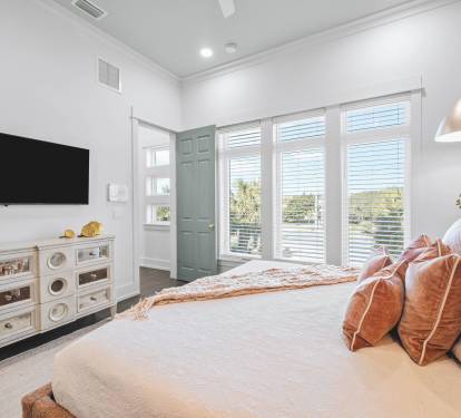 King Guest Suite - Equipped with a Flat-Screen TV!