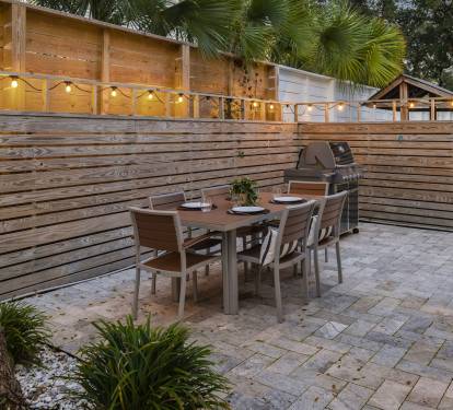 Outdoor Space for Grilling & Dining!