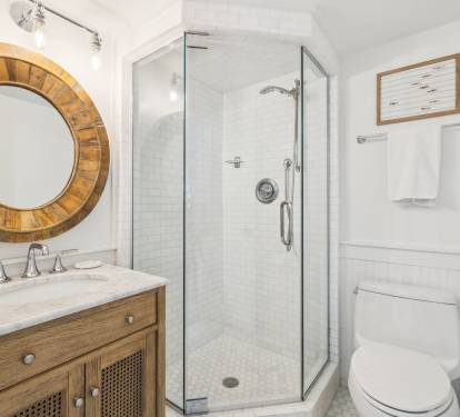 1st Floor - Guest Bathroom