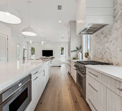 Expansive Chef's Kitchen - Perfect for All Cooking Needs!