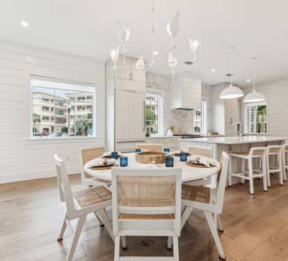 Dining Area - Seating for 6!