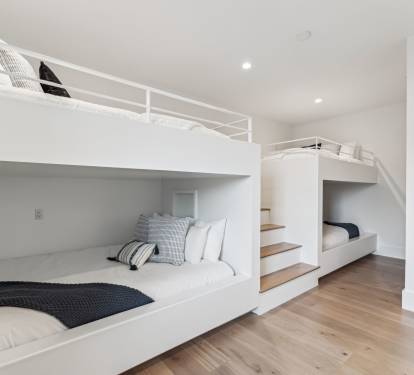 2nd Floor Bunk Room - Queen Over Queen Bunks